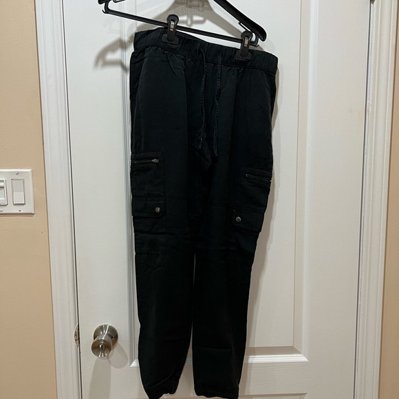 Banana republic cargos - Picture 2 of 5